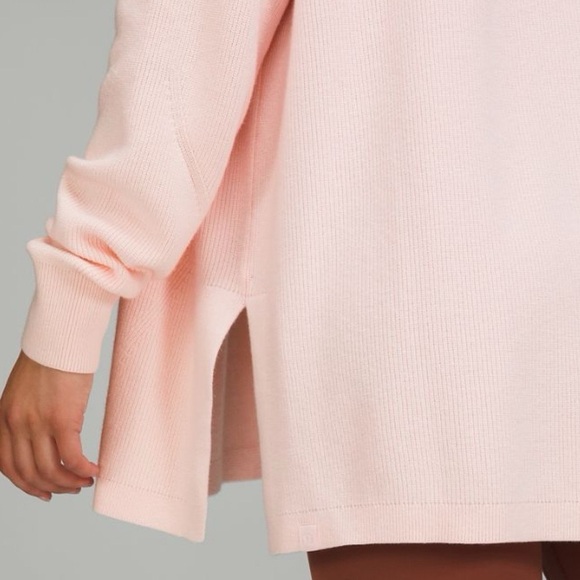 Lululemon Side Slit Sweater Cardigan Wrap in Strawberry Milkshake Size 12 NWT - Picture 4 of 10